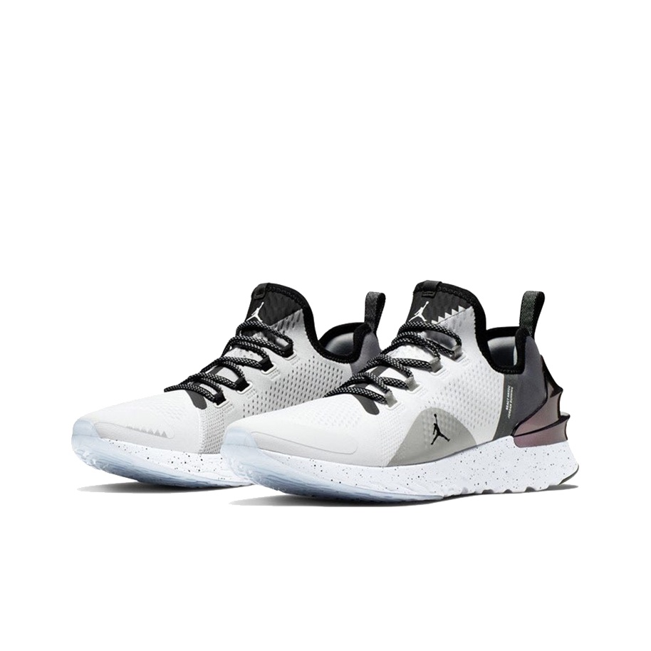 JORDAN React Havoc White Black Smoke Grey