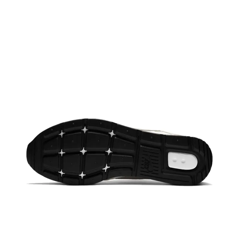Nike Venture Runner Fossil-5