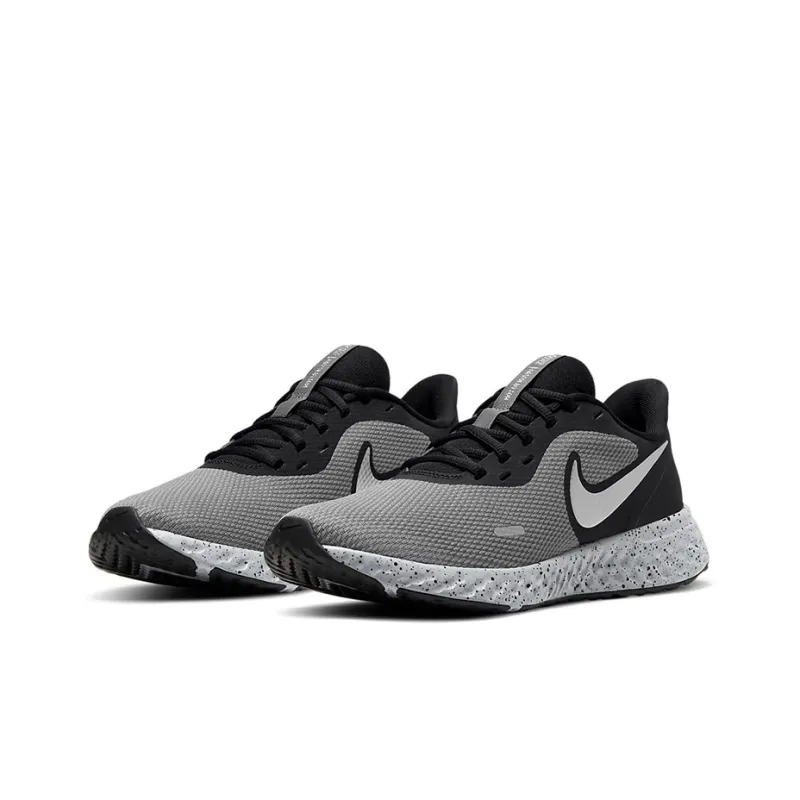 Nike Revolution 5 Premium Black Chrome-2