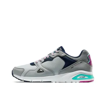 XTEP Lightweight And Wear resistant Low Top Running Shoes Women's Gray Red