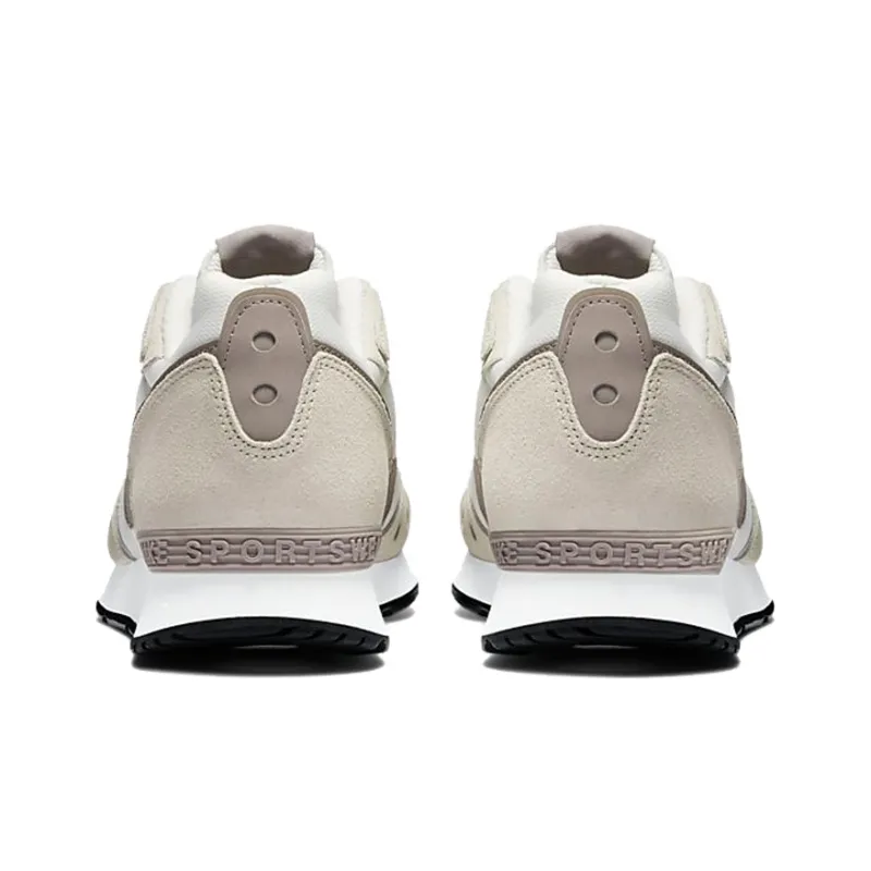 Nike Venture Runner Fossil-4