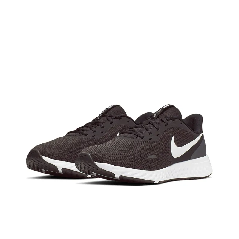Nike Revolution 5 Extra Wide 'Black White'-1