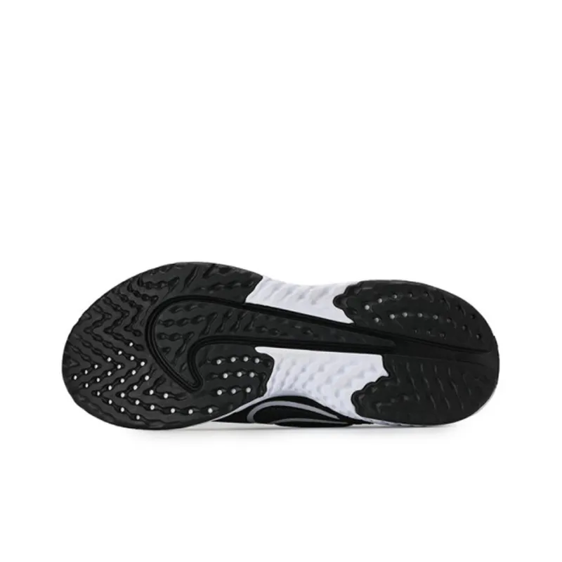 Nike Legend React 3 Black White Women's-4