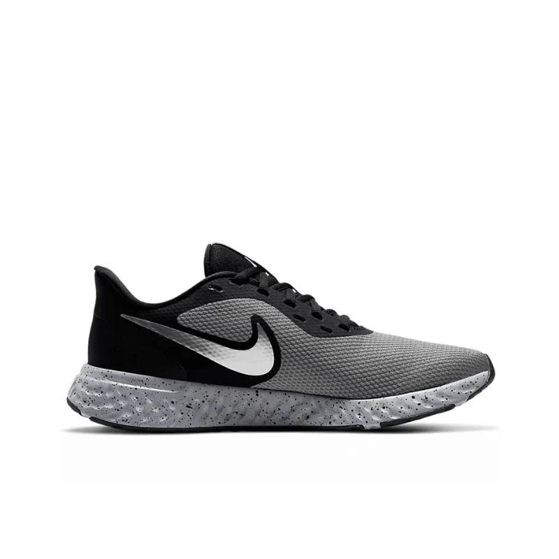 Nike Revolution 5 Premium Black Chrome-1
