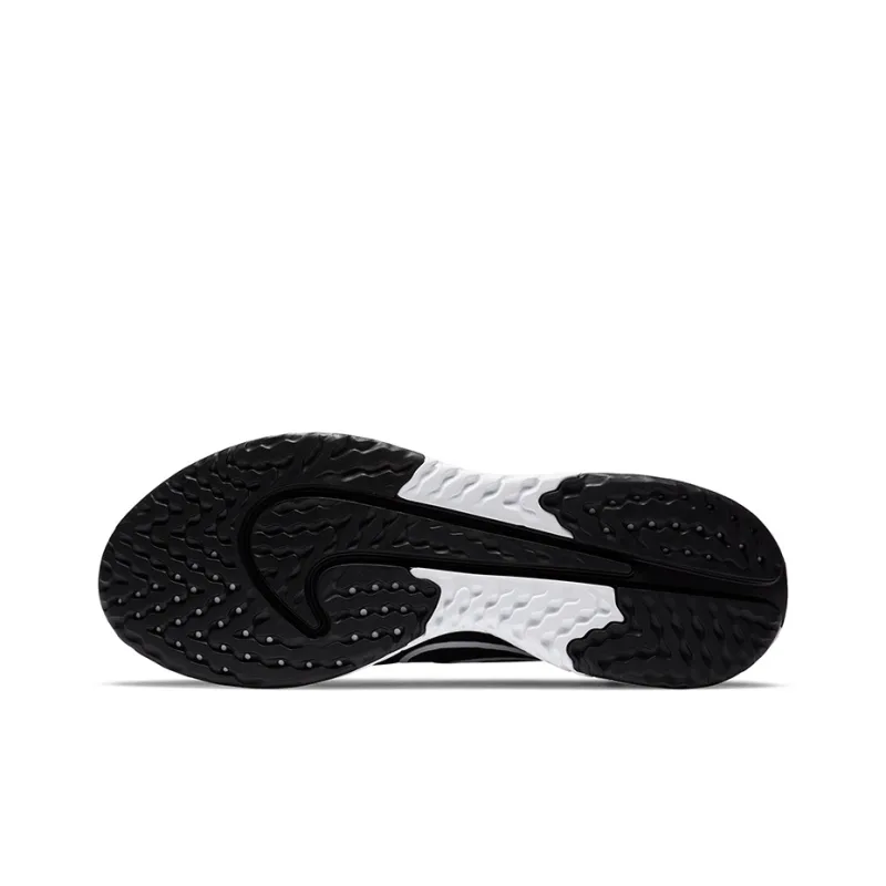 Nike Legend React 3 Black-5