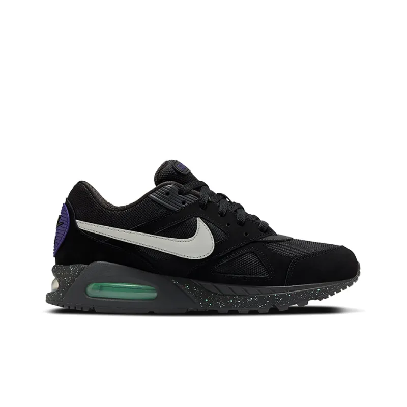 Nike Air Max IVO Black White-1