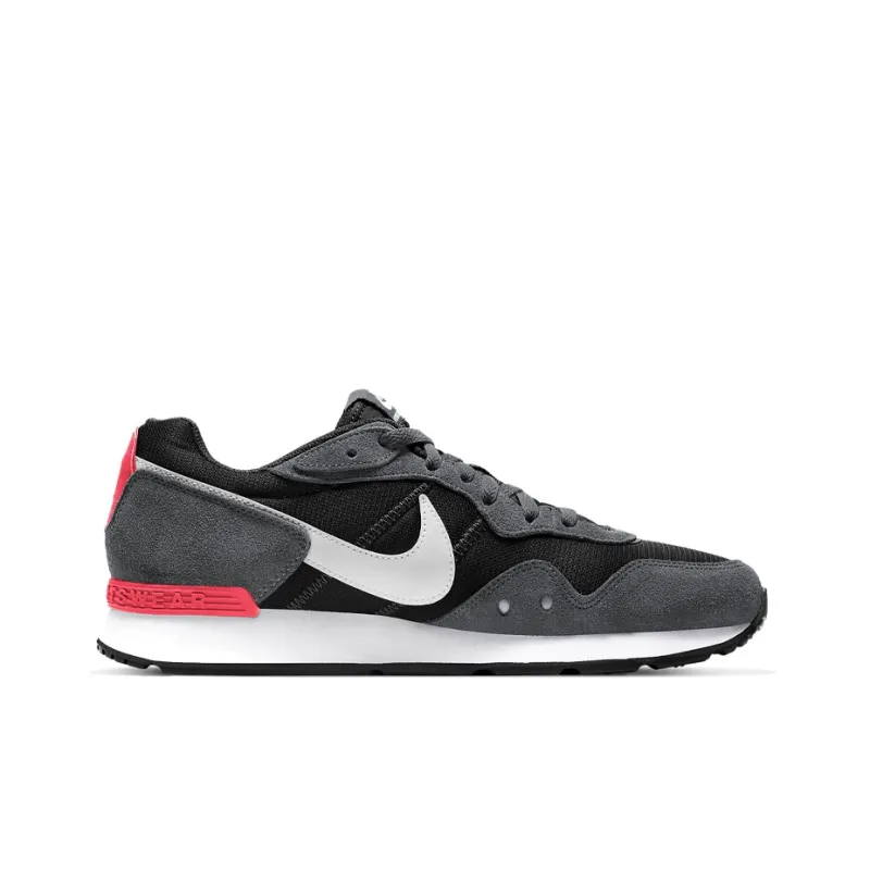 Nike Venture Runner Black Iron Grey-1