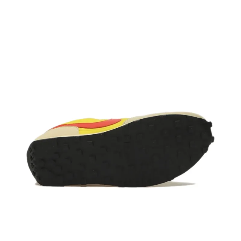 Nike Daybreak Pocket Yellow Women's-4