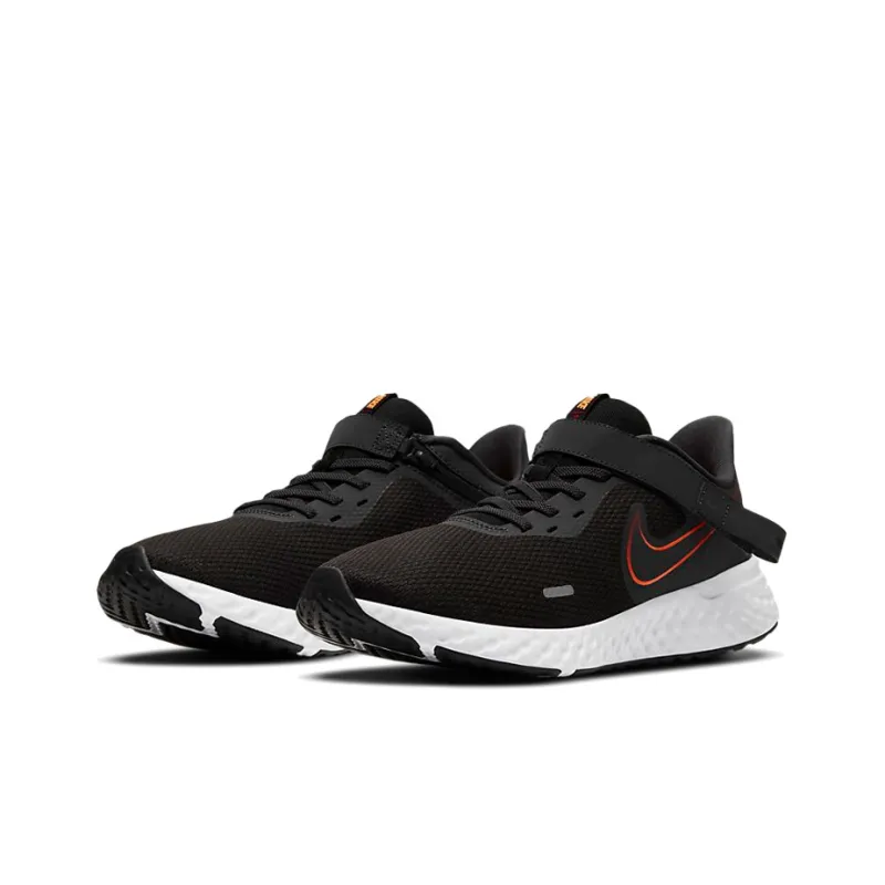Nike Revolution 5 FlyEase 'Black White Orange'-2