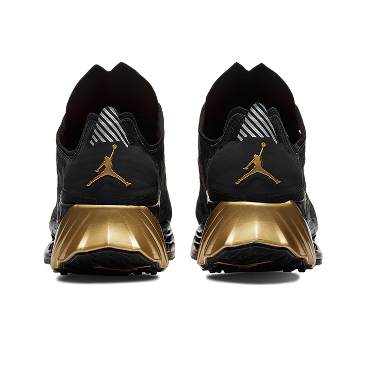 た*ろ様 NIKEジョーダンズームトランナーアルティメット 国内販売中/6月1日発売予定】ナイキ ジョーダン トランナー