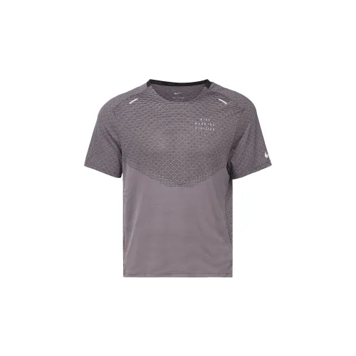 Nike T-Shirts Men Brown