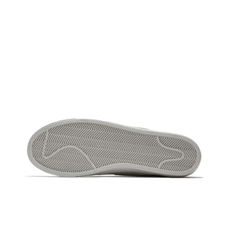 Nike Sb Blazer Low Decon Light Bone-5