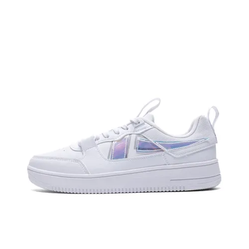 XTEP Abrasion Resistant, Balanced, Lightweight, And Breathable Low Top Skateboard Shoes Women's White