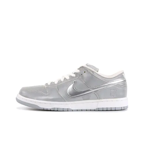 Nike SB Dunk Low Medicom 3