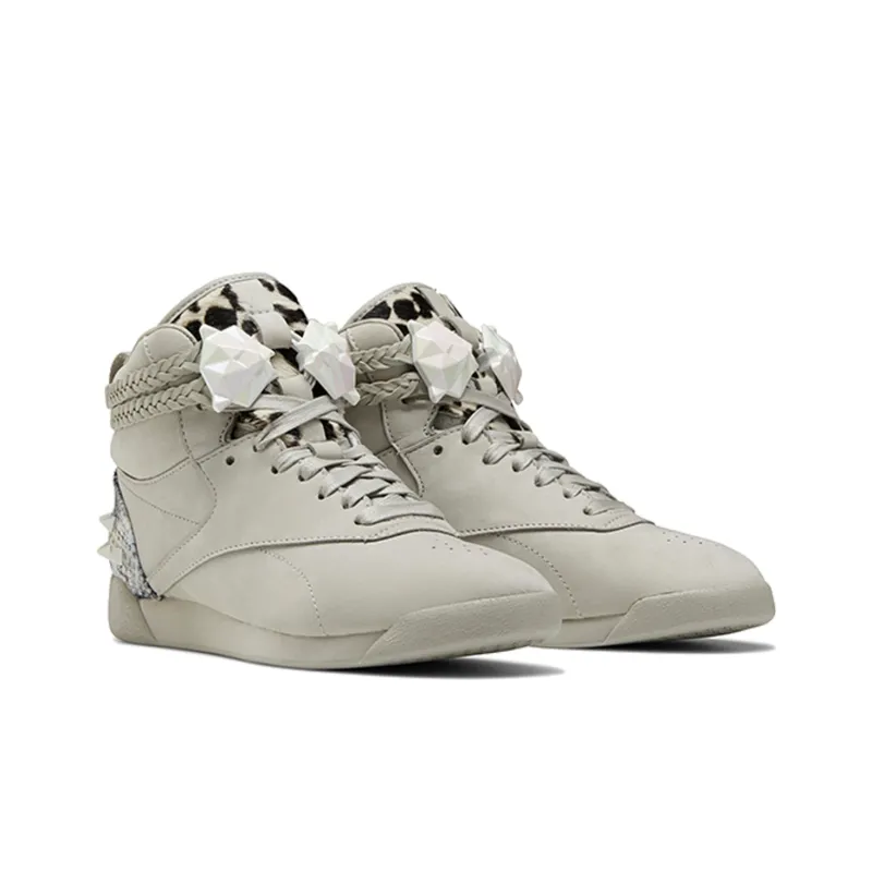 Reebok Freestyle Hi Dc Wonder Woman Grey Women's-2