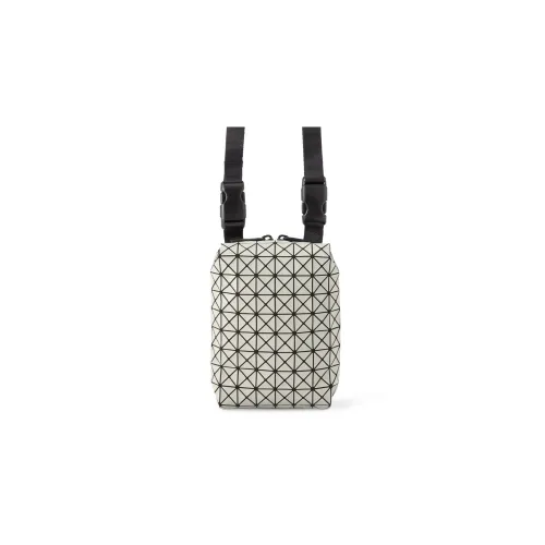 ISSEY MIYAKE Beetle Nylon Camera Bag Shoulder Bag Crossbody Bag Unisex Light Gray