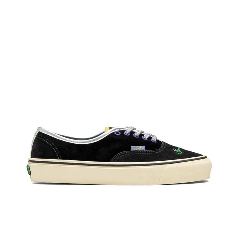 and should be releasing soon at Vans Vault dealers