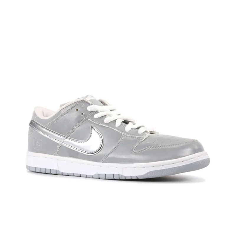Nike Sb Dunk Low Medicom 3-2