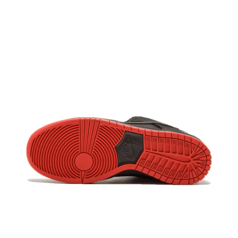 Nike Sb Dunk Low Black Pigeon Engraved-4