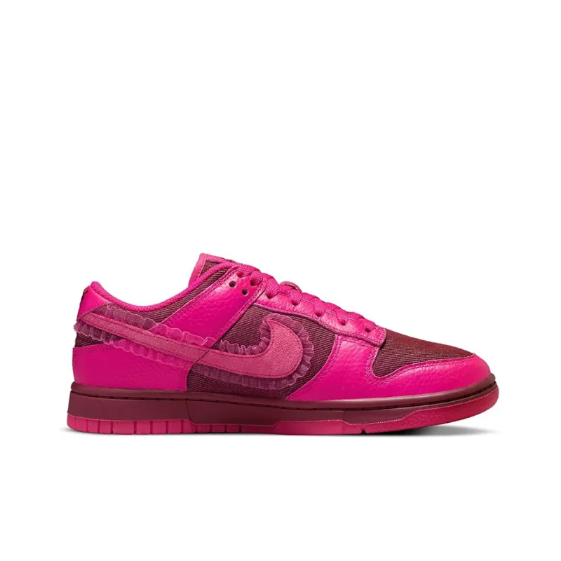 Nike Dunk Low Valentine's Day 2022 Women's-1