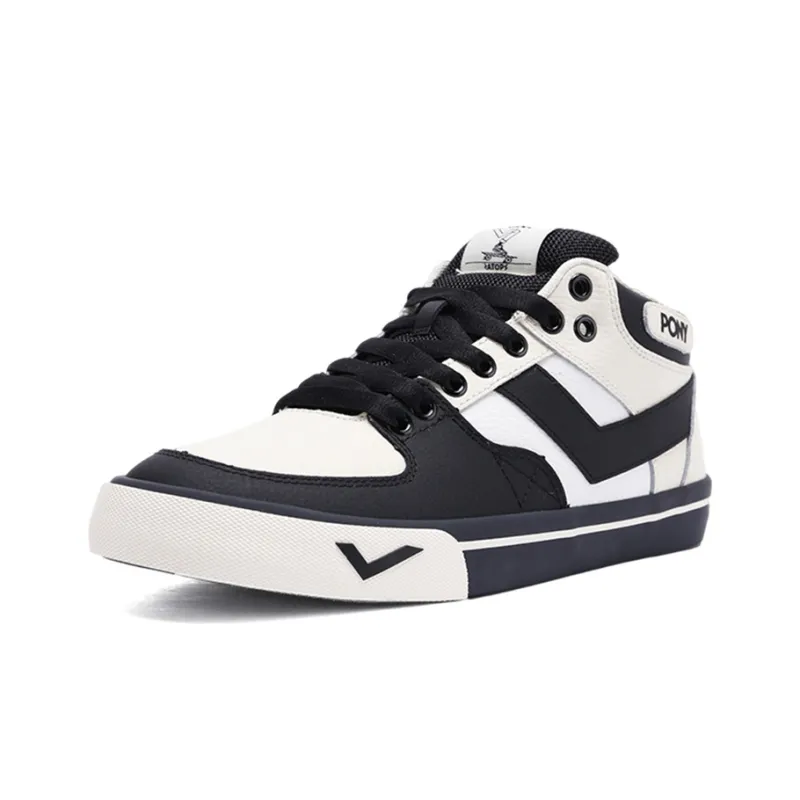 Pony Atop Skateboarding 'White Black'-1