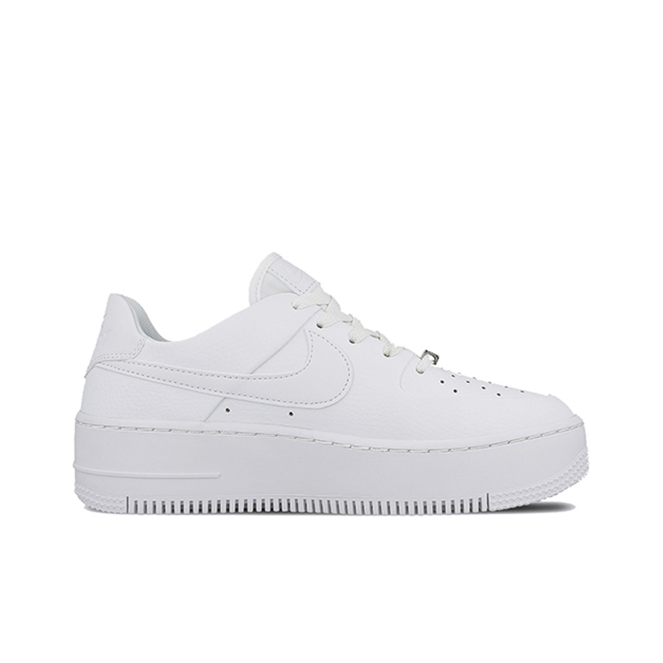 【NIKE】W AF1 SAGE LOW WHITE/WHITE 国内発送 NIKE W AF1 SAGE LOW 