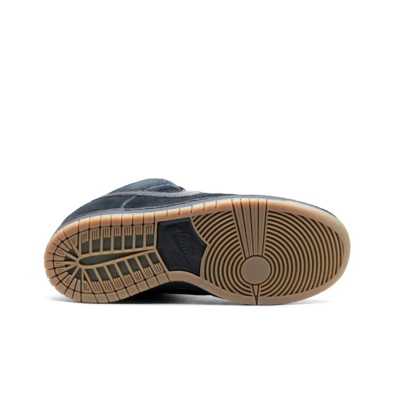 Nike Sb Dunk Low Black Snake Gum-4