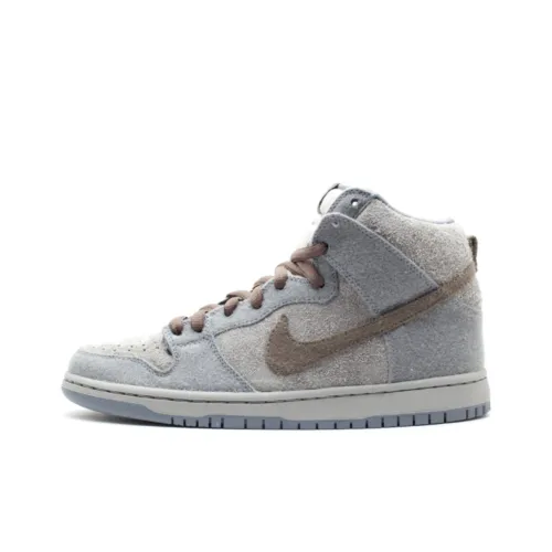 Nike SB Dunk High Tauntaun