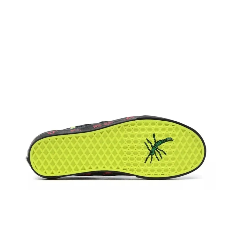 Vans Classic Slip On The Nightmare Before Christmas Oogie Boogie-4