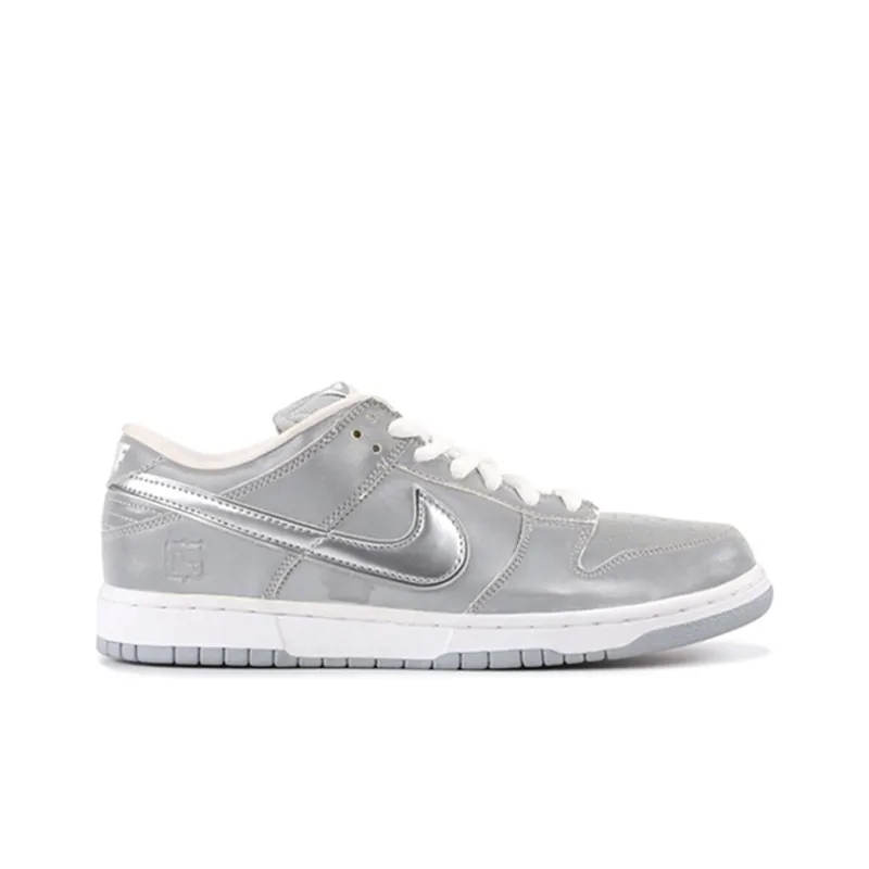Nike Sb Dunk Low Medicom 3-1