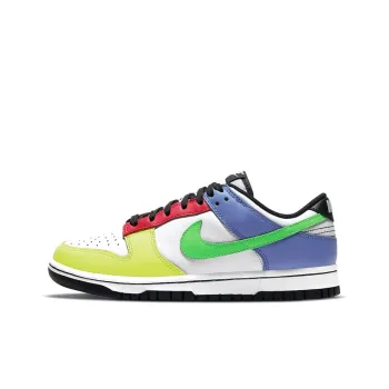 Nike Dunk Low Green Strike Women's
