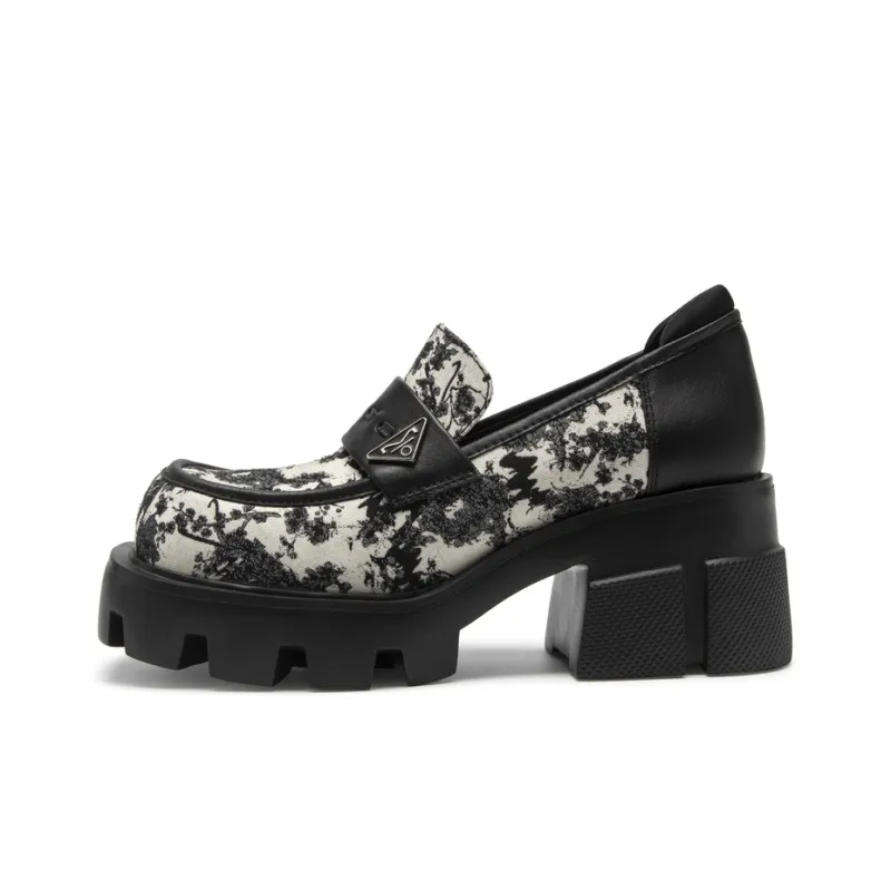 MIO Loafers Women's Low Top Black White/Black-0