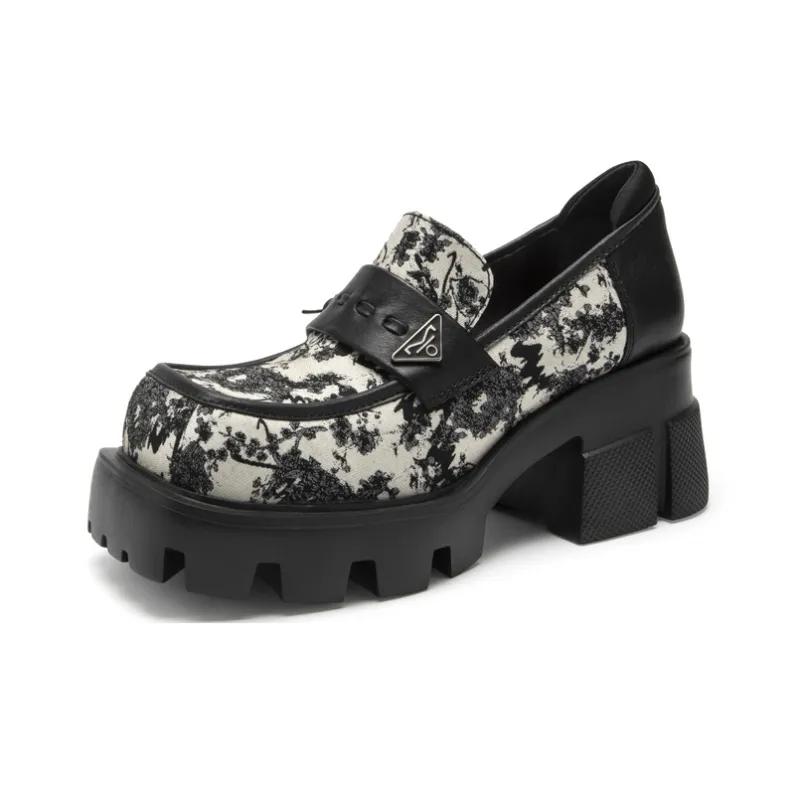 MIO Loafers Women's Low Top Black White/Black-2