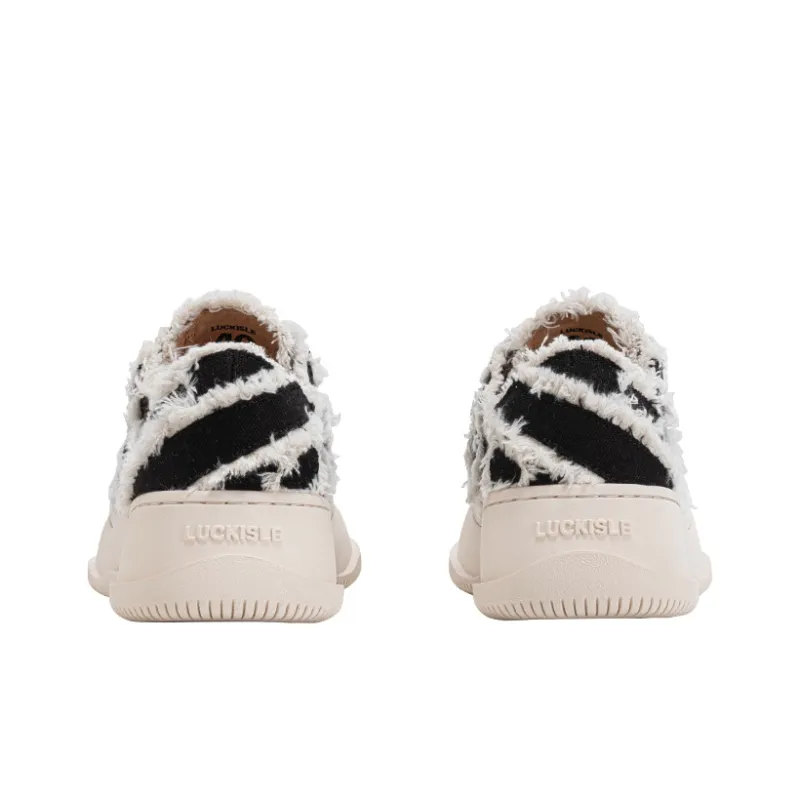 LUCKISLE Step By Step Lotus Lucky Shoes Low-Top Canvas Shoes Unisex Dopamine Dressing Black White-6