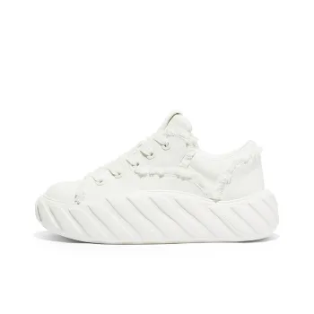 Coup De Foudre Cushioning Lightweight Breathable Height Increasing Low-Top Skateboard Shoes Women's