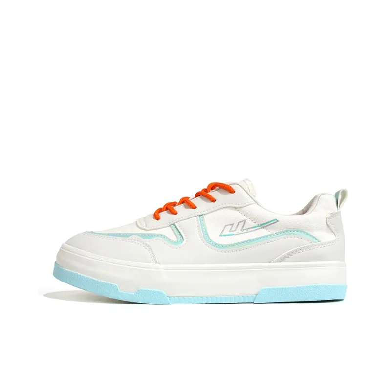 WARRIOR Canvas Shoes Women's Low Top White, Green-0