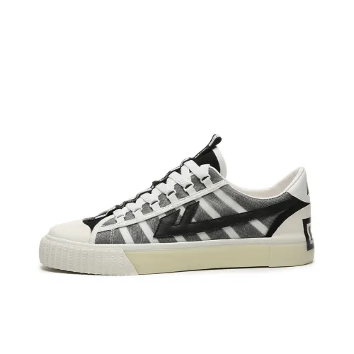 Warrior Power To Return To Heaven Low-Top Canvas Shoes Unisex Black White