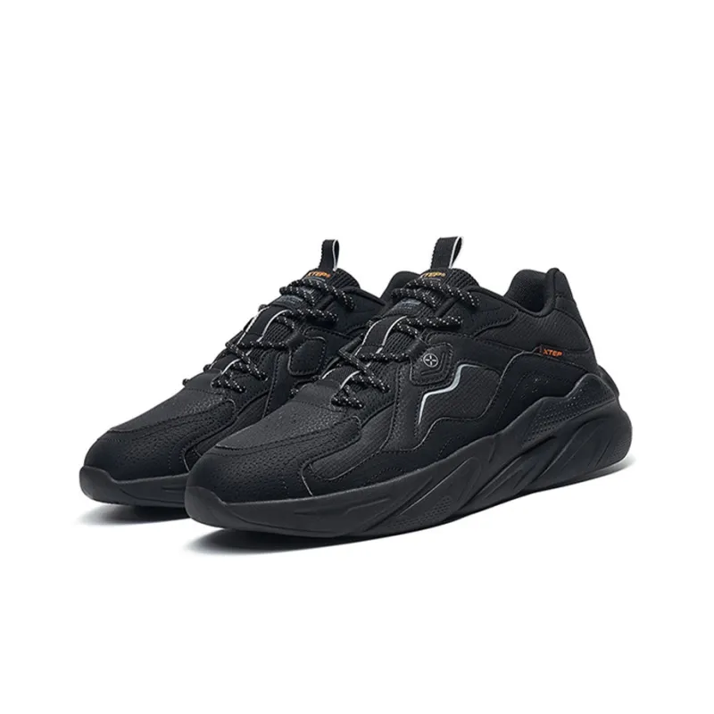 XTEP Cushioning Wear Resistant Low Top Chunky Sneakers Men's Black-1