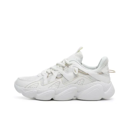 Erke Chunky Sneakers Men Low-Top Ivory