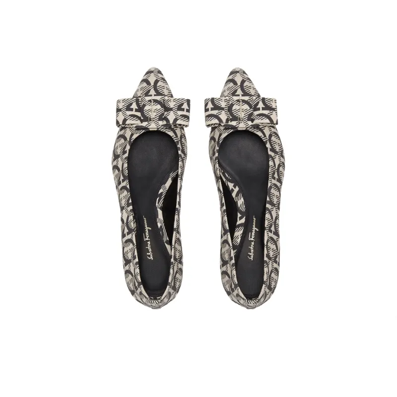 FERRAGAMO Viva Casual Single Shoes Women's Beige Black-2
