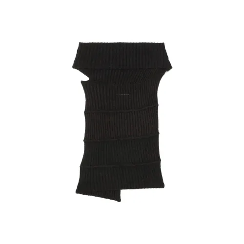 MM6 Maison Margiela Off-shoulder Asymmetric Knitted Top