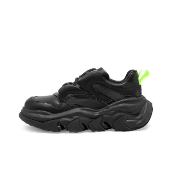 MIO Chunky Sneakers Women's Low Top Black