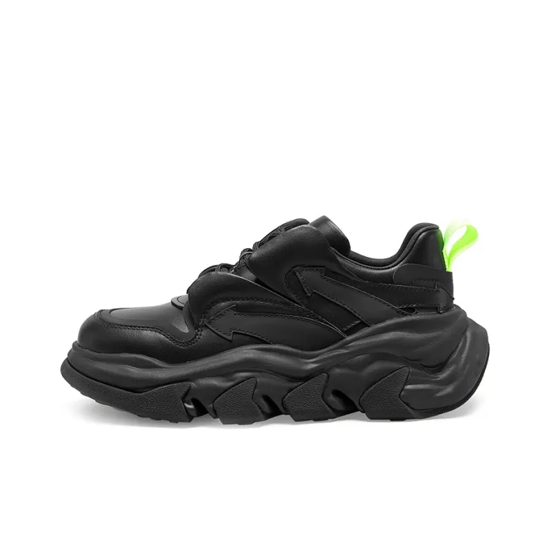 MIO Chunky Sneakers Women's Low Top Black-0