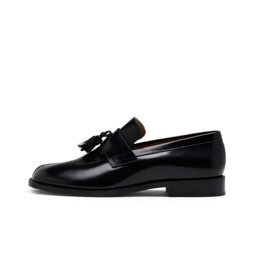 Maison Margiela Tabi Tassel-detail Leather Loafers