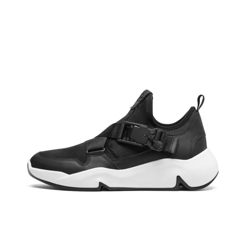 Ecco Chunky Sneakers Men Low-Top Black-0