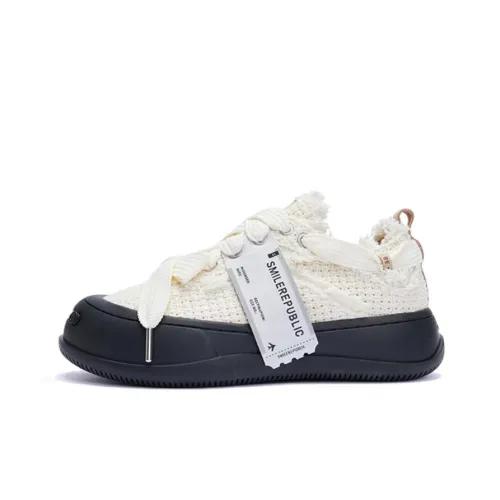 SMILEREPUBLIC Anti Slip Wear Resistant Waterproof Breathable Height Increasing Low Top Canvas Shoes Unisex White