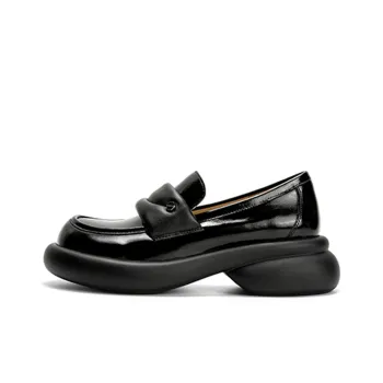 Q.VONTON Loafers Women's Low Top Ecru/Black