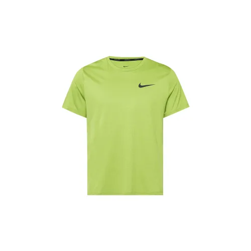 Nike T-Shirts Men Atomic Green