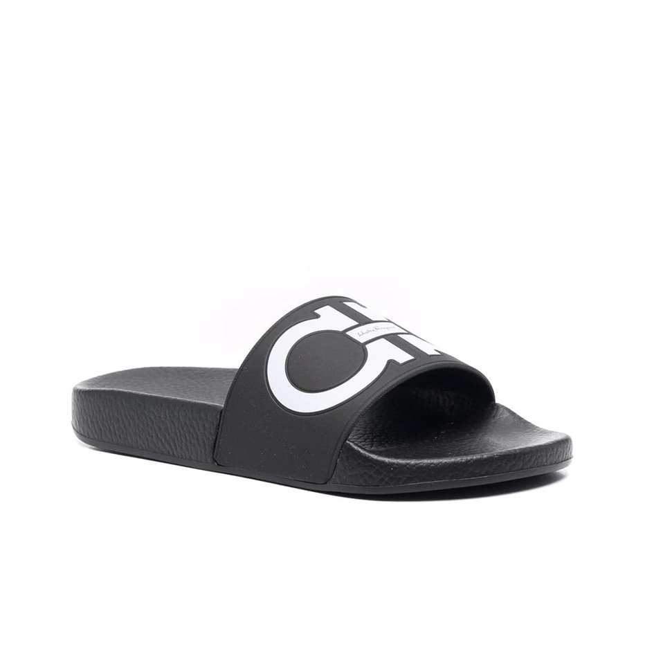 [Salvatore Ferragamo] オープントゥスライド Flat slide with Gancini ornament - Women | Ferragamo