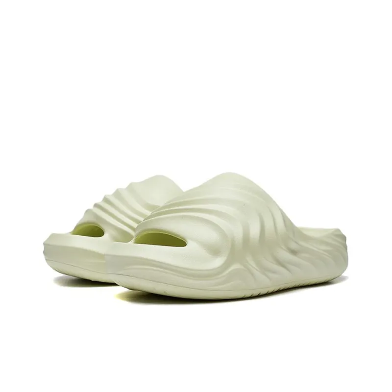 LiNing Quiet Abrasion Resistant Slide Slippers Women's Light Fruit Green-2